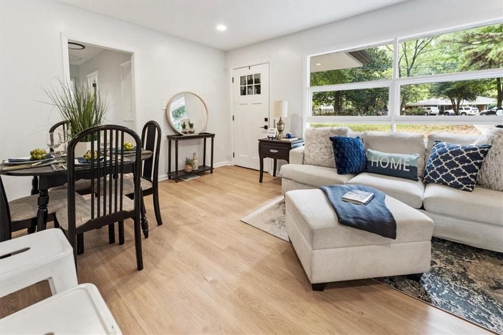 4 bedroom, 2 bathroom, 1,814 sq ft single family residence under contract at 275 Dink Lane, Marietta, GA 30060 — photo 5