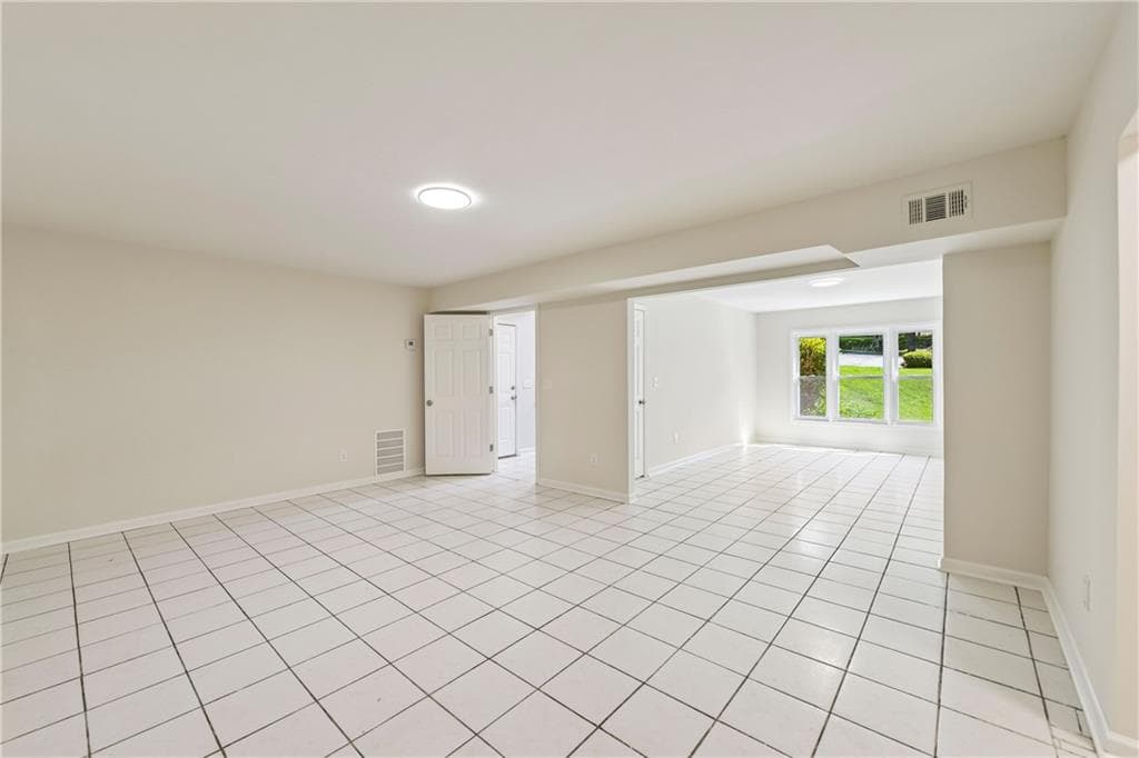 4 bedroom, 3 bathroom, 2,831 sq ft single family residence for sale at 6608 Windbrook Way, Flowery Branch, GA 30542 — photo 9