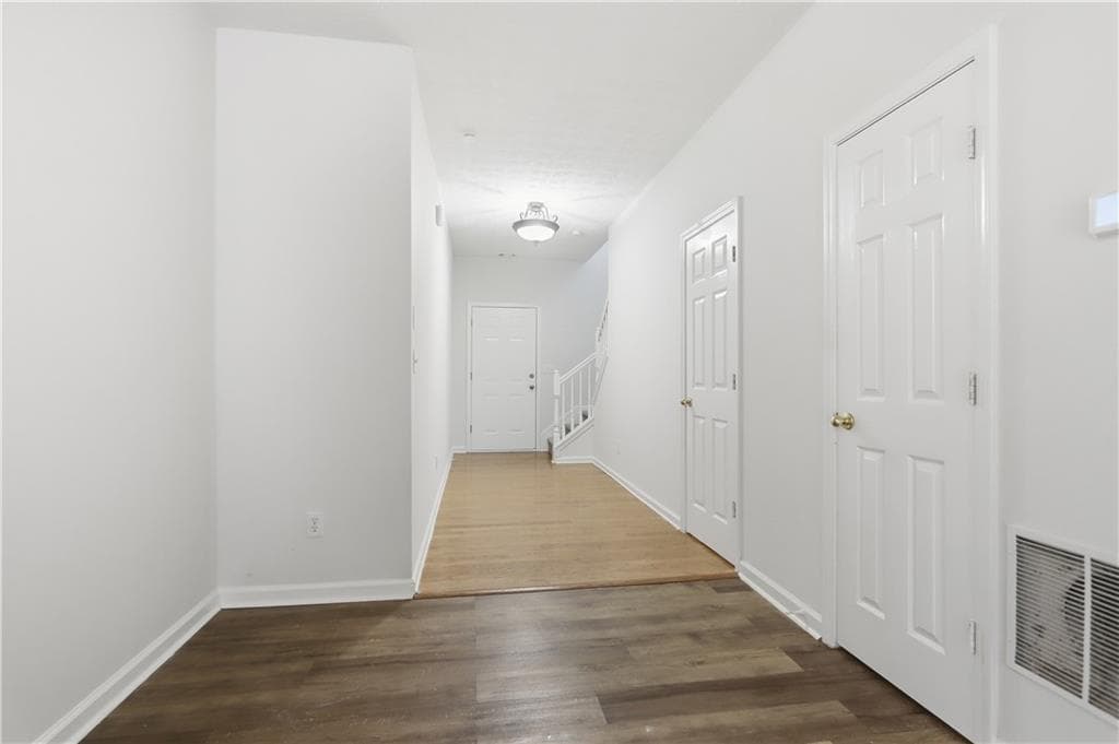 3 bedroom, 3 bathroom, 1,596 sq ft townhouse for sale at 3622 Lantern Crest Cove, Scottdale, GA 30079 — photo 2
