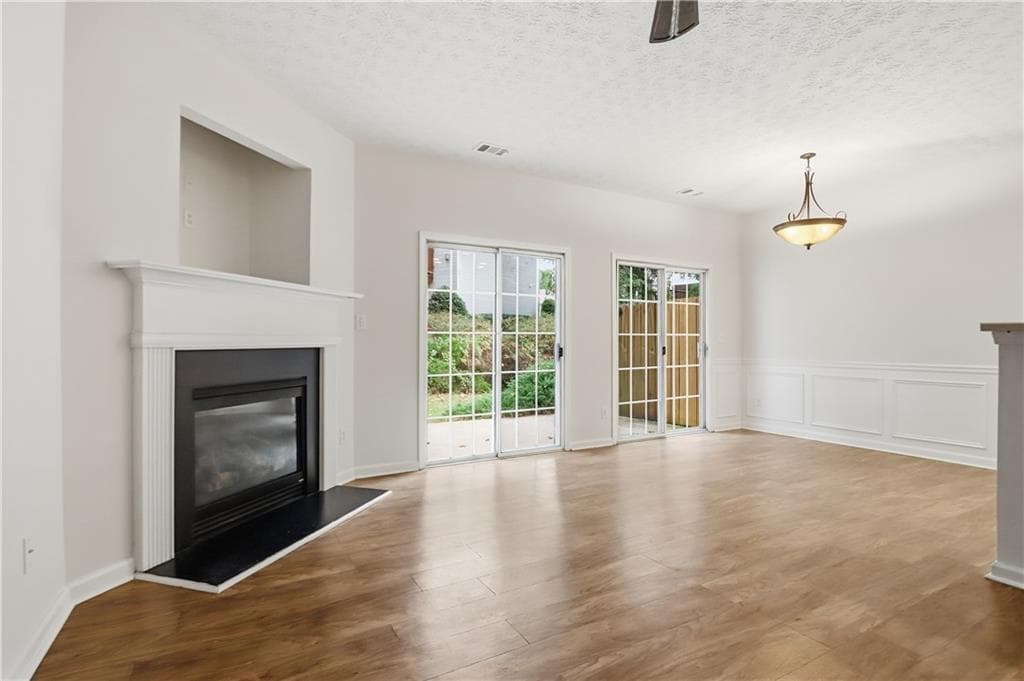 3 bedroom, 3 bathroom, 1,596 sq ft townhouse for sale at 3622 Lantern Crest Cove, Scottdale, GA 30079 — photo 4