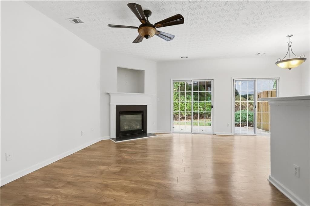 3 bedroom, 3 bathroom, 1,596 sq ft townhouse for sale at 3622 Lantern Crest Cove, Scottdale, GA 30079 — photo 5