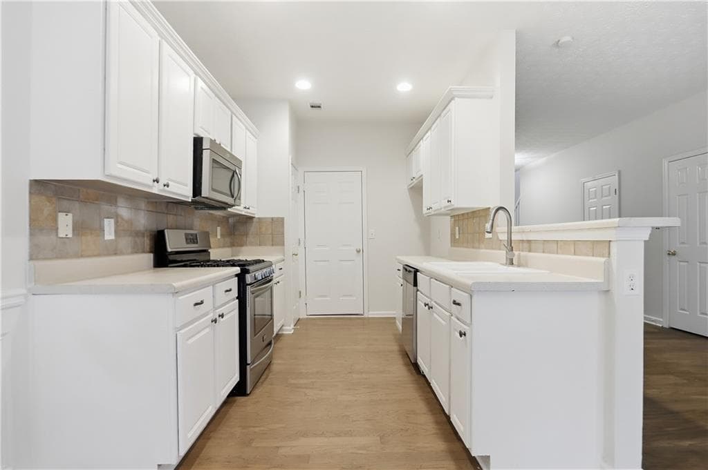 3 bedroom, 3 bathroom, 1,596 sq ft townhouse for sale at 3622 Lantern Crest Cove, Scottdale, GA 30079 — photo 7
