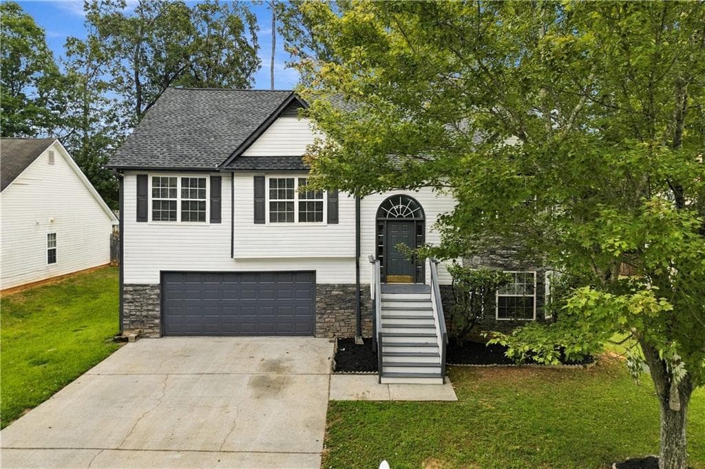 5 bedroom, 3 bathroom, 2,147 sq ft single family residence under contract at 2362 Garnet Avenue, Riverdale, GA 30296