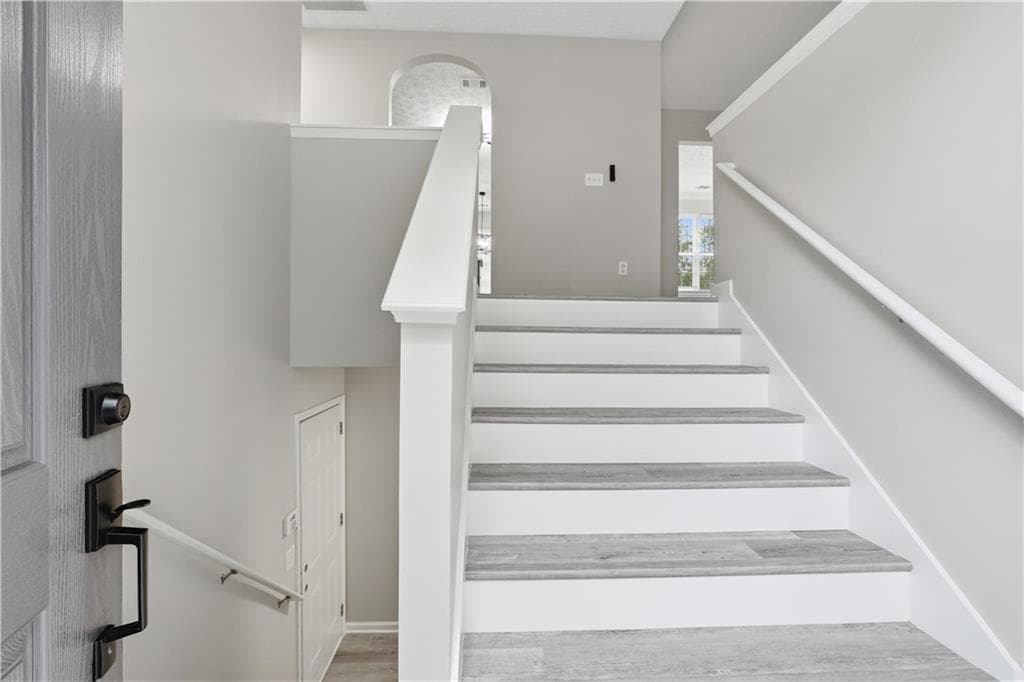 5 bedroom, 3 bathroom, 2,147 sq ft single family residence under contract at 2362 Garnet Avenue, Riverdale, GA 30296 — photo 4