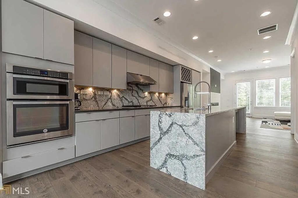 3 bedroom, 4 bathroom, 2,268 sq ft townhouse for rent at 6661 Cadence Boulevard, Sandy Springs, GA 30328 for $4,495 a month — photo 3