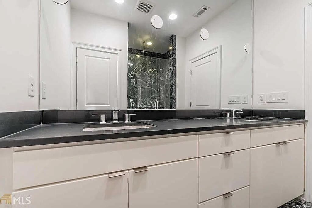 3 bedroom, 4 bathroom, 2,268 sq ft townhouse for rent at 6661 Cadence Boulevard, Sandy Springs, GA 30328 for $4,495 a month — photo 8