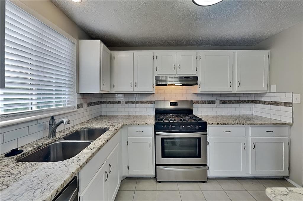 4 bedroom, 3 bathroom, 1,988 sq ft single family residence for rent at 2582 Morgan Lake Drive, Marietta, GA 30066 for $2,400 a month — photo 7
