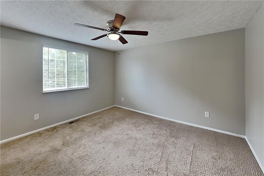 4 bedroom, 3 bathroom, 1,988 sq ft single family residence for rent at 2582 Morgan Lake Drive, Marietta, GA 30066 for $2,400 a month — photo 9
