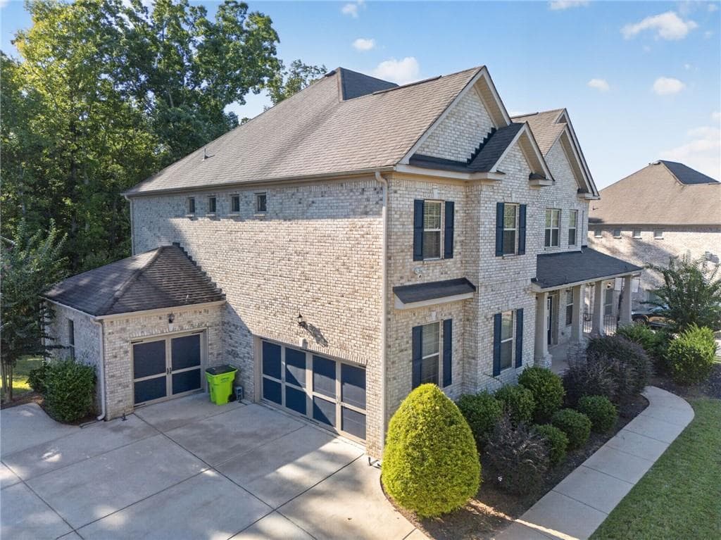 5 bedroom, 4 bathroom, 4,249 sq ft single family residence for sale at 6852 Louis Drive, Locust Grove, GA 30248 — photo 4