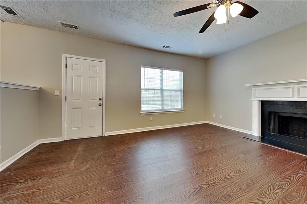 3 bedroom, 3 bathroom, 1,654 sq ft single family residence for rent at 4705 Duration Court, Snellville, GA 30039 for $1,975 a month — photo 2
