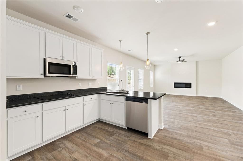4 bedroom, 3 bathroom, 2,350 sq ft single family residence for sale at 361 Jarrett Street, Fairburn, GA 30213 — photo 10