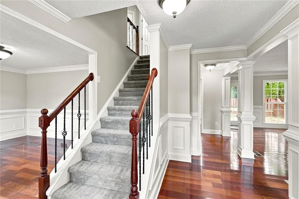3 bedroom, 4 bathroom, 2,694 sq ft single family residence for sale at 2910 Ledbury Lane, Marietta, GA 30064 — photo 4
