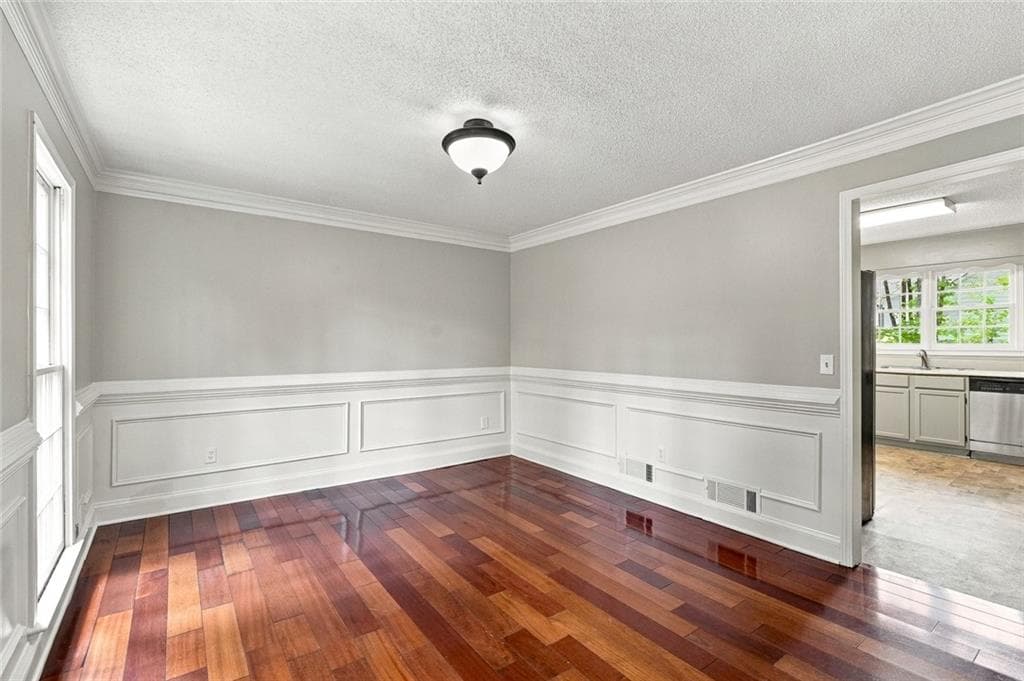 3 bedroom, 4 bathroom, 2,694 sq ft single family residence for sale at 2910 Ledbury Lane, Marietta, GA 30064 — photo 6