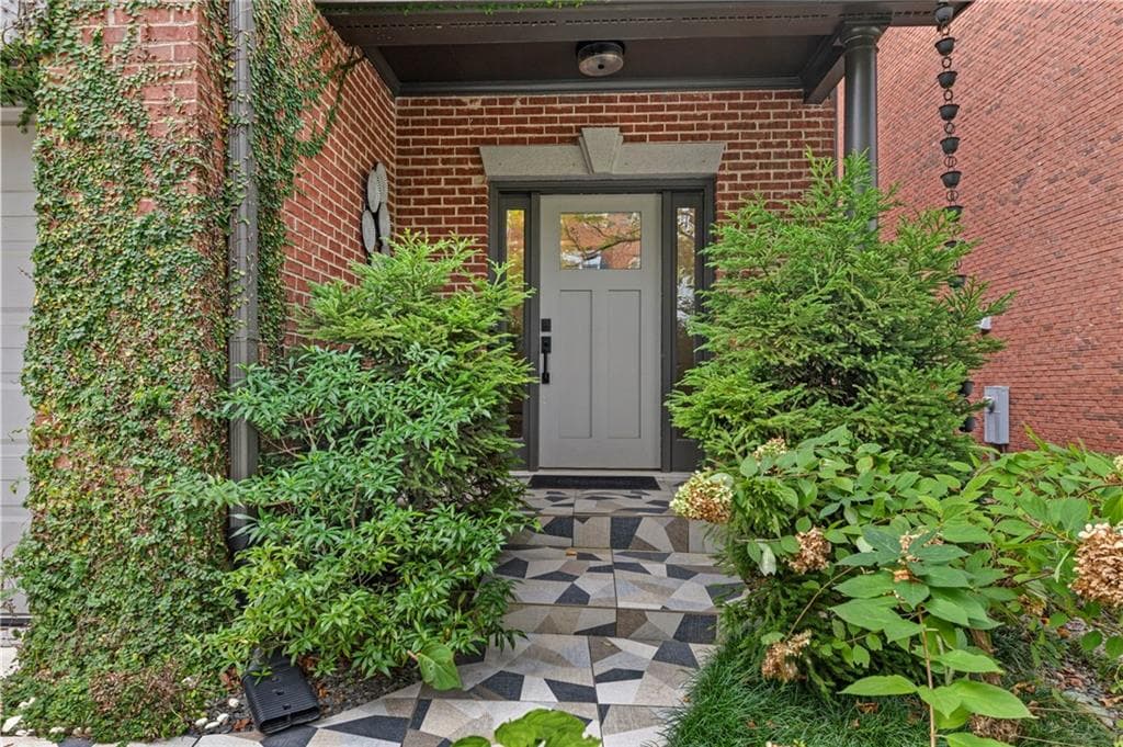 5 bedroom, 4 bathroom, 3,831 sq ft single family residence for sale at 2449 Manor Walk, Decatur, GA 30030 — photo 3