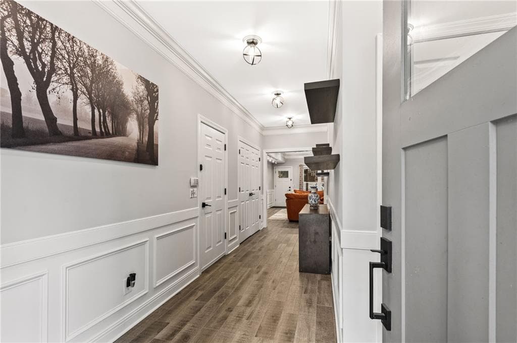 5 bedroom, 4 bathroom, 3,831 sq ft single family residence for sale at 2449 Manor Walk, Decatur, GA 30030 — photo 4