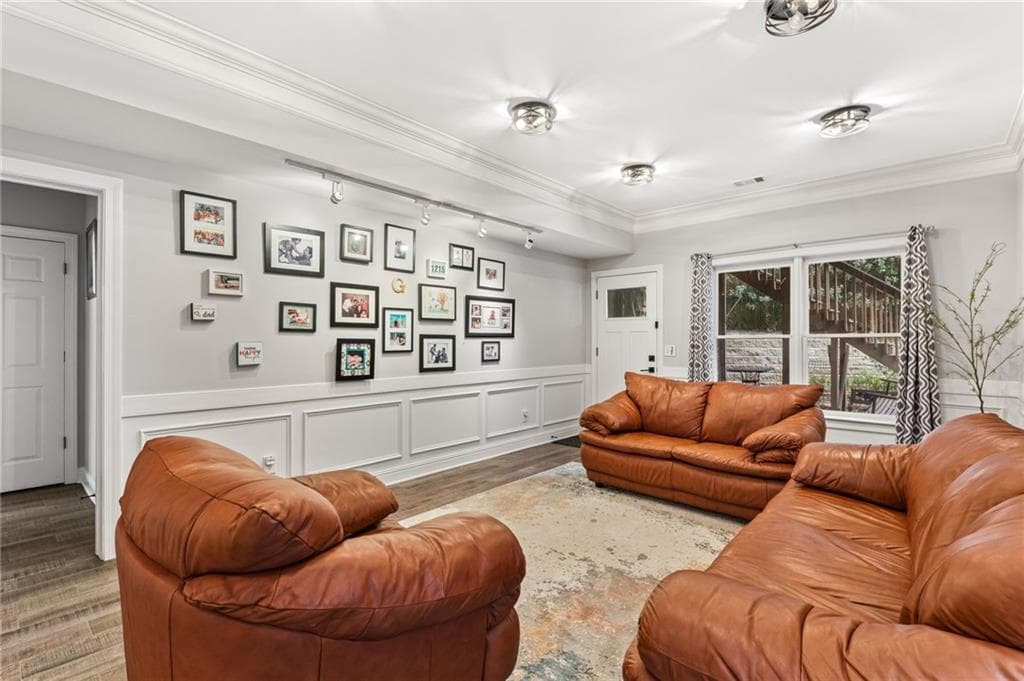5 bedroom, 4 bathroom, 3,831 sq ft single family residence for sale at 2449 Manor Walk, Decatur, GA 30030 — photo 6