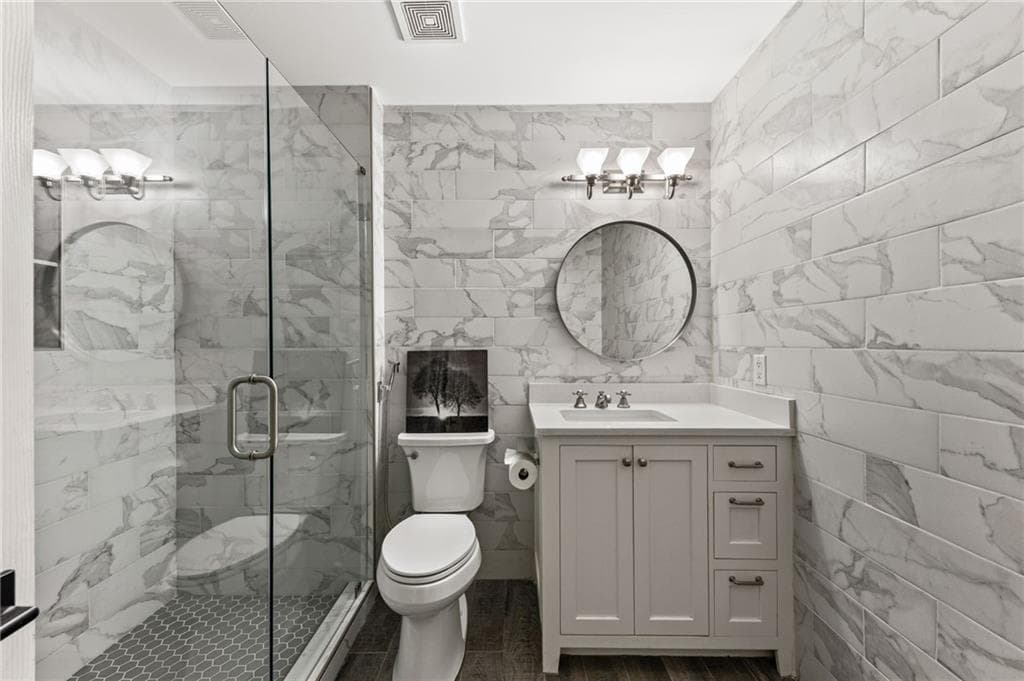 5 bedroom, 4 bathroom, 3,831 sq ft single family residence for sale at 2449 Manor Walk, Decatur, GA 30030 — photo 9