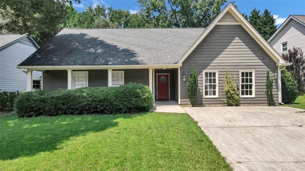 4 bedroom, 2 bathroom, 1,524 sq ft home for sale at 4670 Sengen Trace, Alpharetta, GA