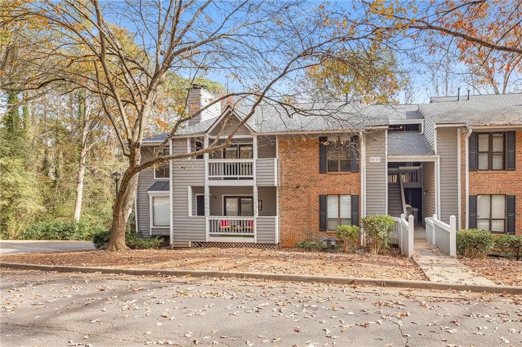 2 bedroom, 2 bathroom, 1,000 sq ft condominium for rent at 408 Warm Springs Circle, Roswell, GA 30075 for $1,800 a month — photo 1 of 37