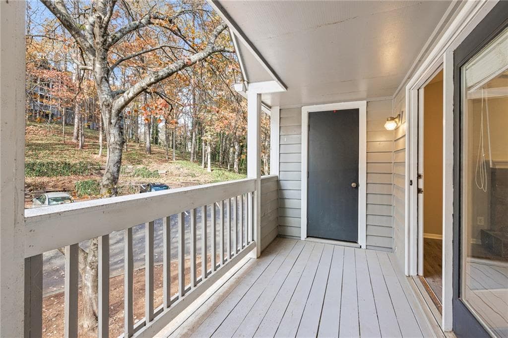 2 bedroom, 2 bathroom, 1,000 sq ft condominium for rent at 408 Warm Springs Circle, Roswell, GA 30075 for $1,800 a month — photo 4