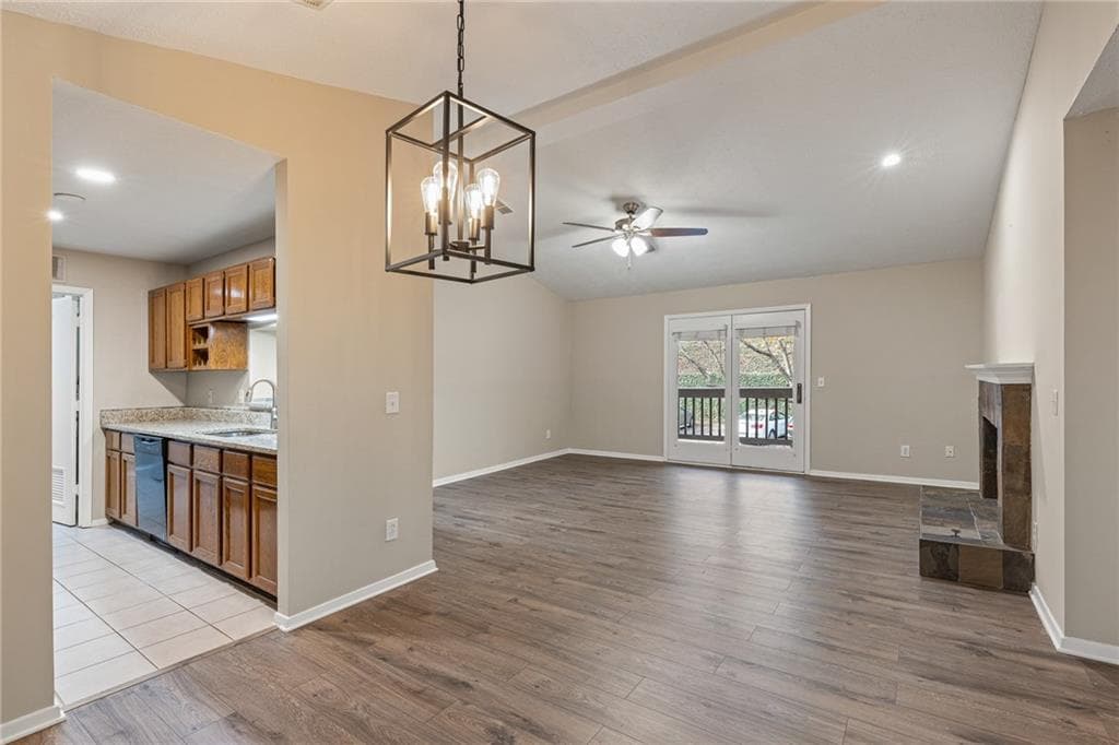 2 bedroom, 2 bathroom, 1,000 sq ft condominium for rent at 408 Warm Springs Circle, Roswell, GA 30075 for $1,800 a month — photo 9