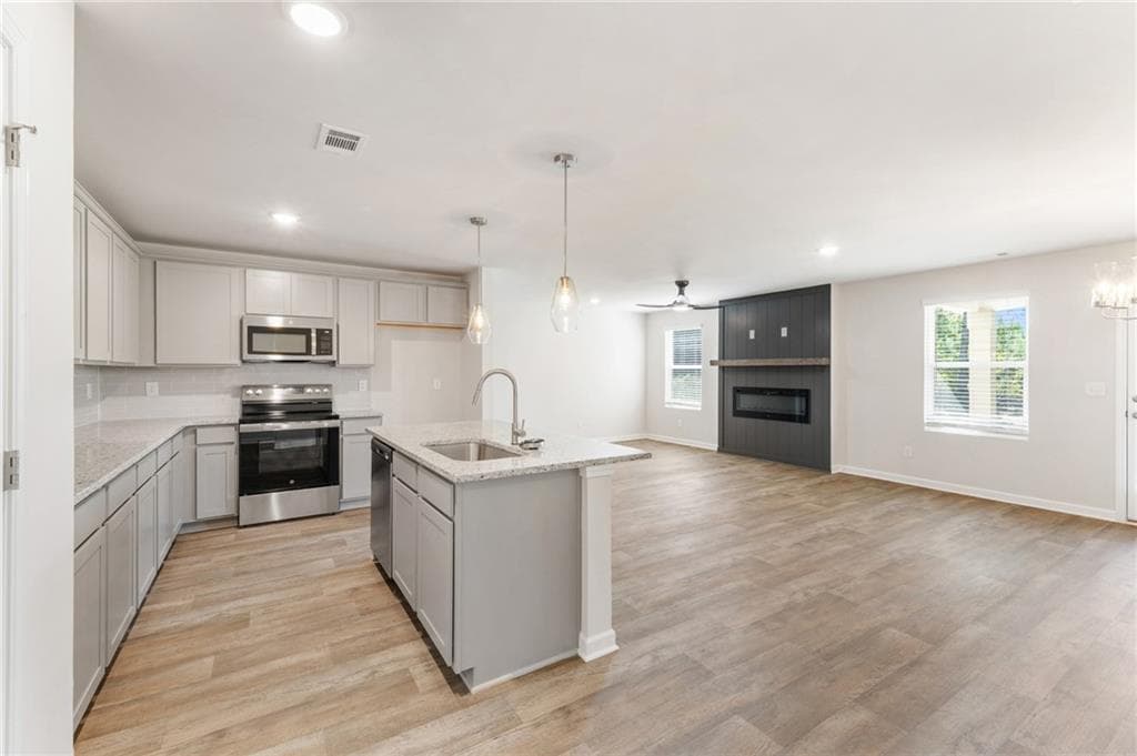 4 bedroom, 3 bathroom, 1,900 sq ft single family residence under contract at 172 Percheron, Hogansville, GA 30230 — photo 5