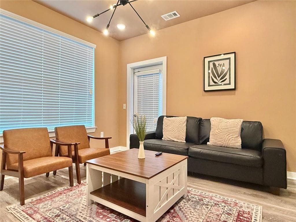 1 bedroom, 1 bathroom, 657 sq ft condominium for sale at 525 Parkway Drive 108, Atlanta, GA 30308 — photo 4