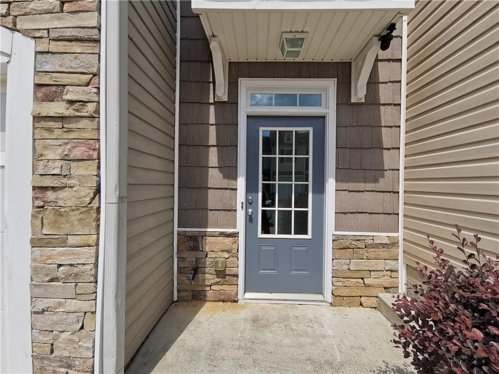 3 bedroom, 3 bathroom, 1,696 sq ft townhouse for rent at 2073 Executive Drive, Duluth, GA 30096 for $2,100 a month — photo 2