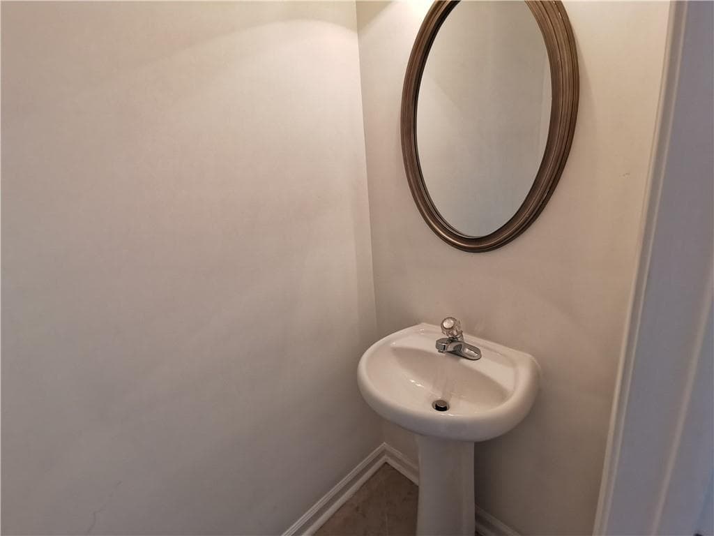 3 bedroom, 3 bathroom, 1,696 sq ft townhouse for rent at 2073 Executive Drive, Duluth, GA 30096 for $2,100 a month — photo 3