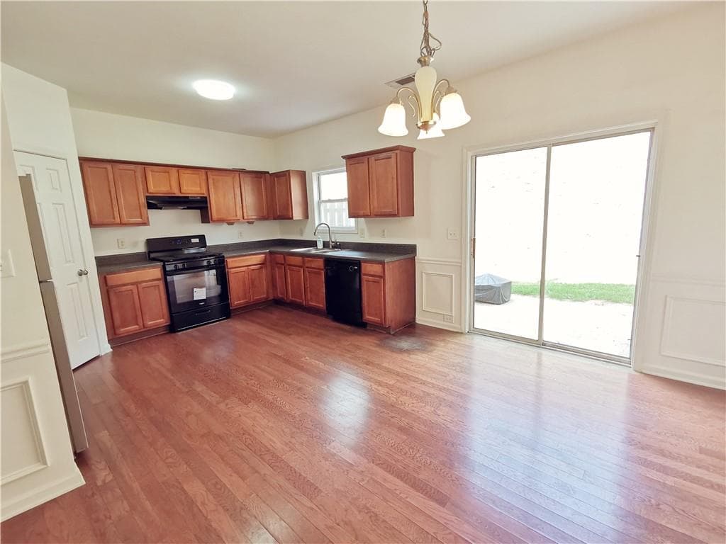 3 bedroom, 3 bathroom, 1,696 sq ft townhouse for rent at 2073 Executive Drive, Duluth, GA 30096 for $2,100 a month — photo 8