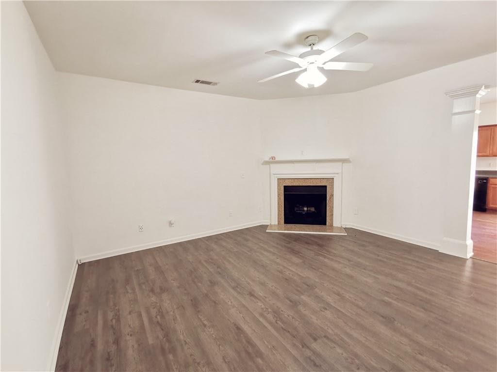 3 bedroom, 3 bathroom, 1,696 sq ft townhouse for rent at 2073 Executive Drive, Duluth, GA 30096 for $2,100 a month — photo 9
