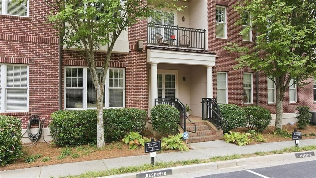 2 bedroom, 2 bathroom, 1,257 sq ft condominium for sale at 3635 E Paces Circle 1114, Atlanta, GA 30326 — photo 6