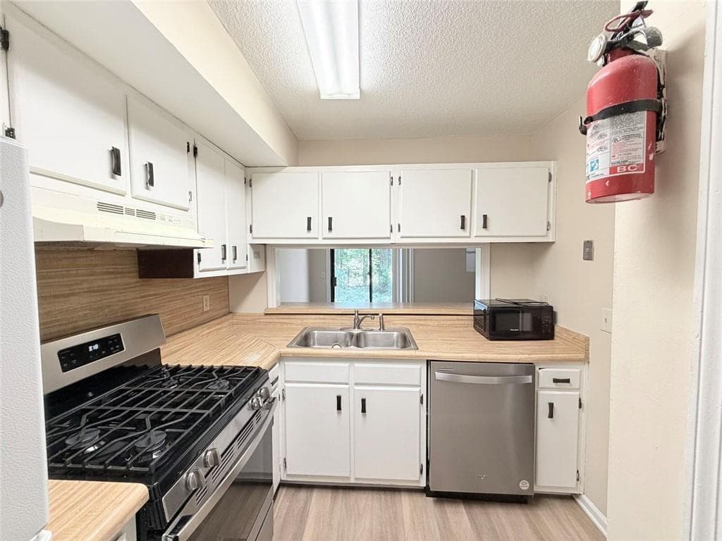 quadruplex for sale at 4030 Hawthorne Circle, Smyrna, GA 30080 — photo 6