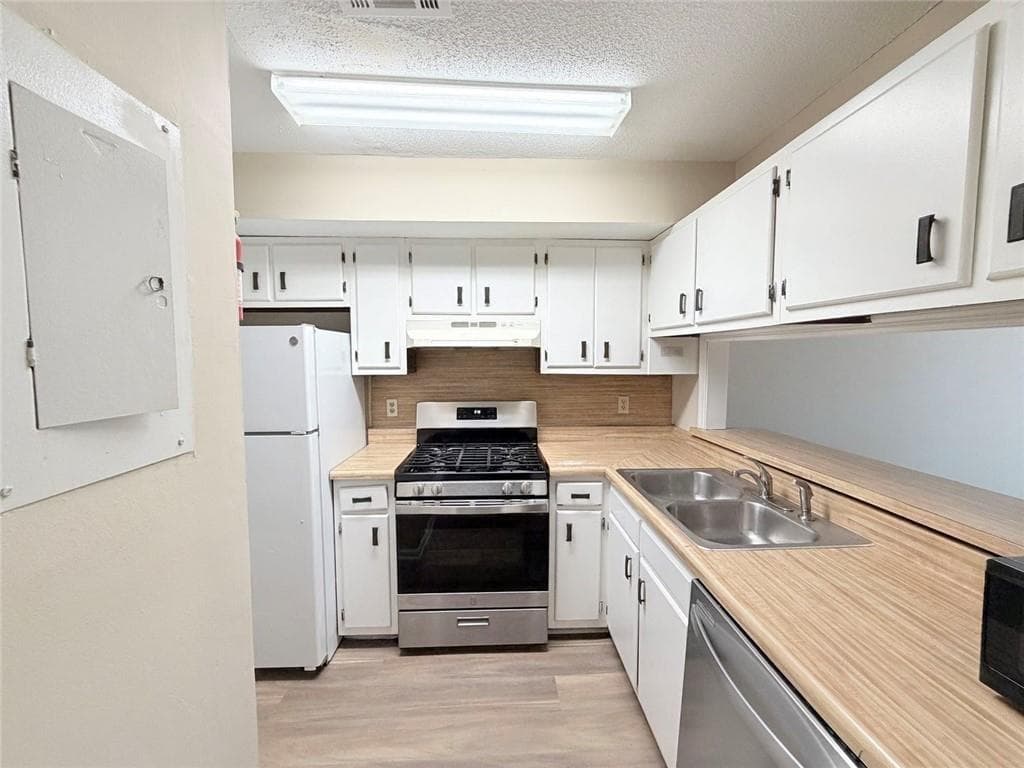 quadruplex for sale at 4030 Hawthorne Circle, Smyrna, GA 30080 — photo 7