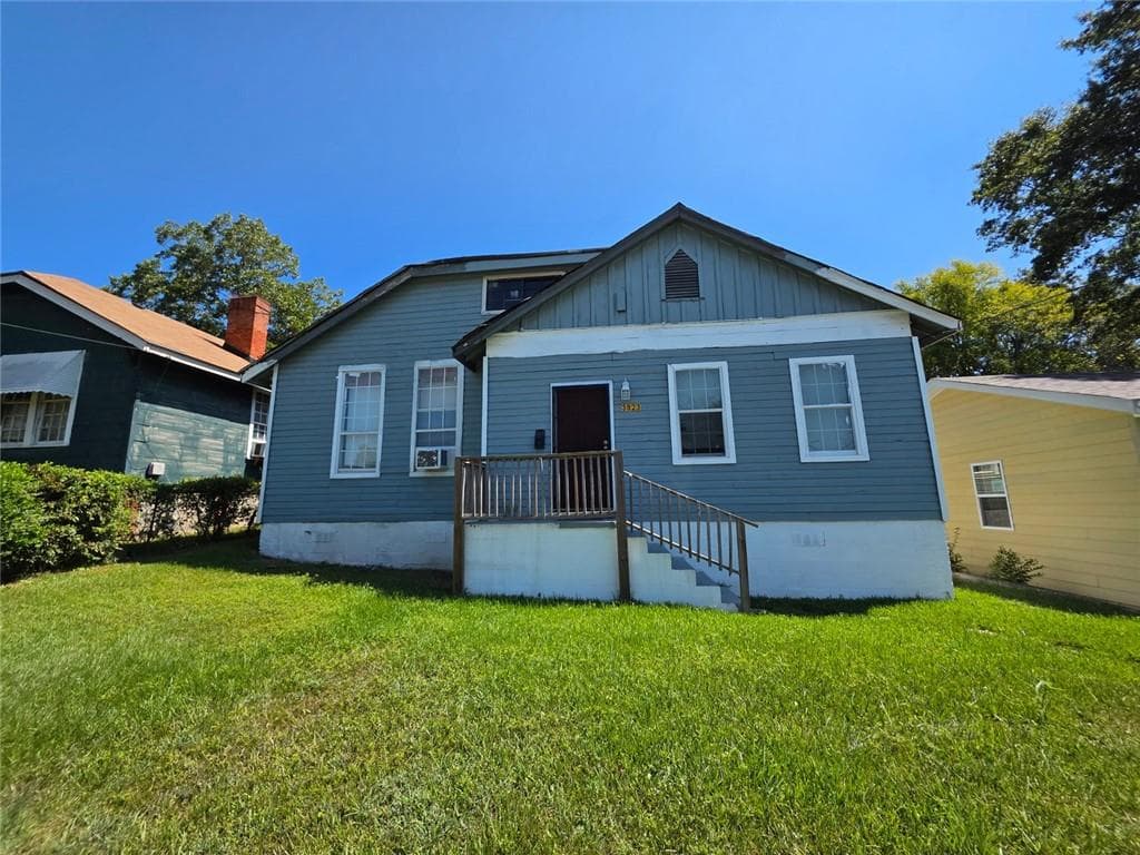 3 bedroom, 2 bathroom, 1,532 sq ft single family residence for sale at 3823 Lake Street, Macon, GA 31204