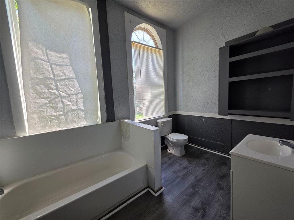 3 bedroom, 2 bathroom, 1,532 sq ft single family residence for sale at 3823 Lake Street, Macon, GA 31204 — photo 3