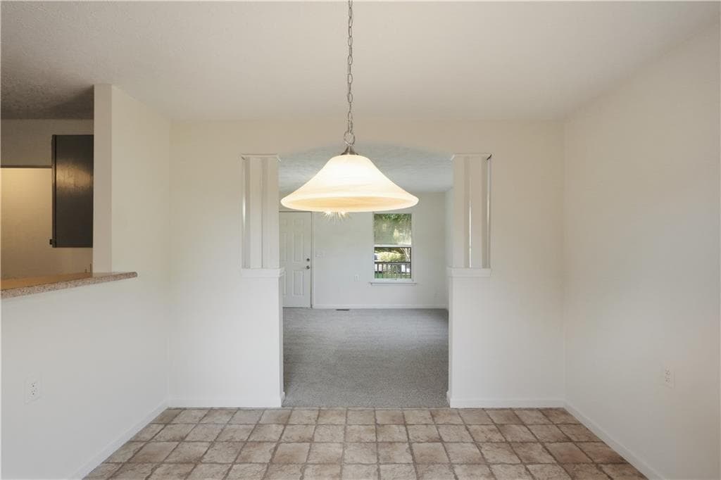 3 bedroom, 2 bathroom, 1,323 sq ft single family residence for sale at 1668 Oak Knoll Circle, Atlanta, GA 30315 — photo 7