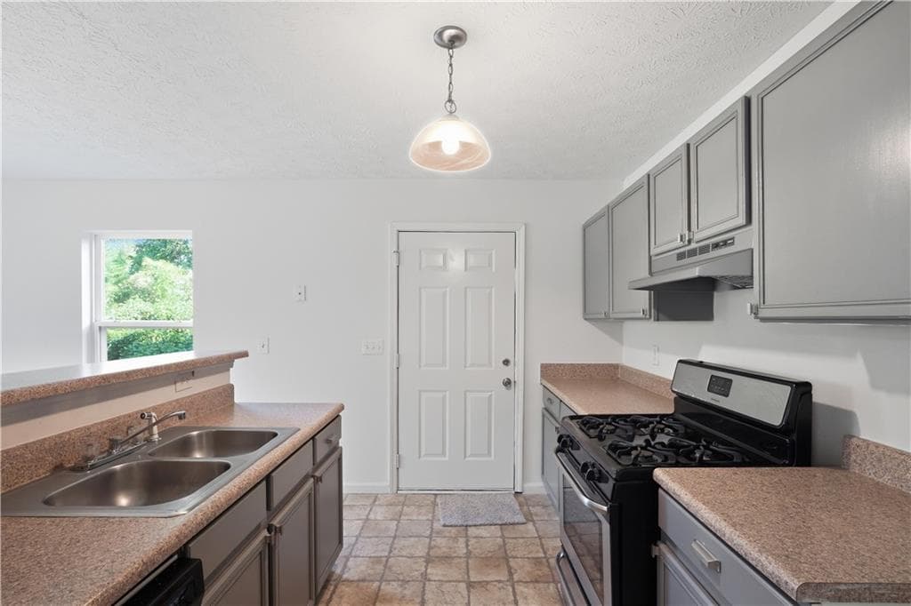 3 bedroom, 2 bathroom, 1,323 sq ft single family residence for sale at 1668 Oak Knoll Circle, Atlanta, GA 30315 — photo 8