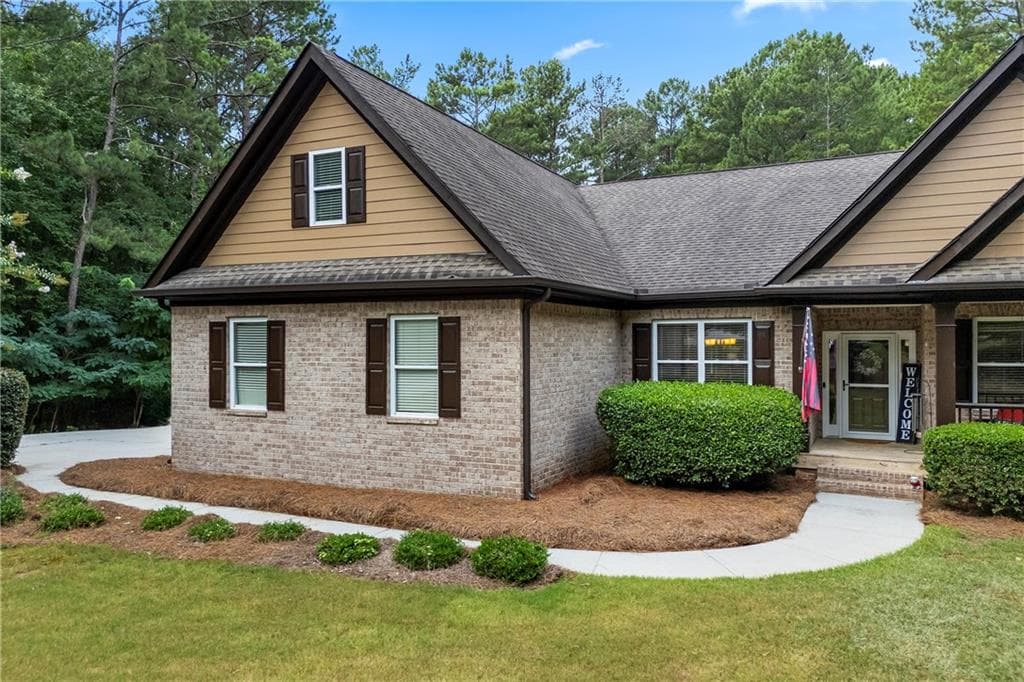 4 bedroom, 2 bathroom, 2,637 sq ft single family residence for sale at 1400 Giles Road, Monroe, GA 30655 — photo 4