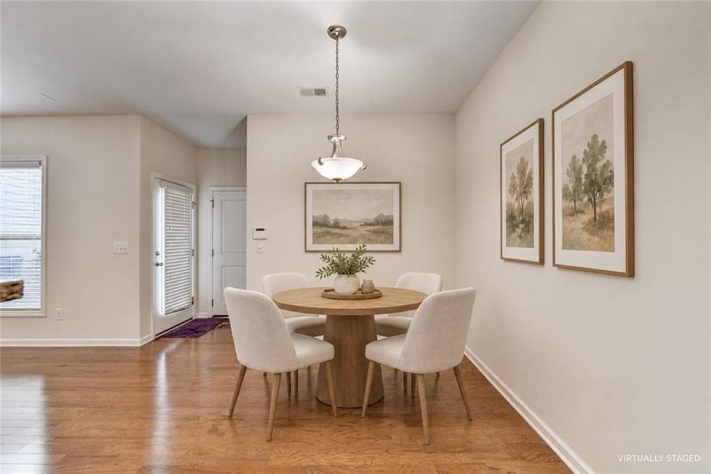 3 bedroom, 3 bathroom, 2,164 sq ft townhouse for sale at 1285 Woodmore Way, Alpharetta, GA 30004 — photo 6
