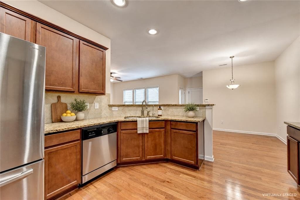 3 bedroom, 3 bathroom, 2,164 sq ft townhouse for sale at 1285 Woodmore Way, Alpharetta, GA 30004 — photo 7