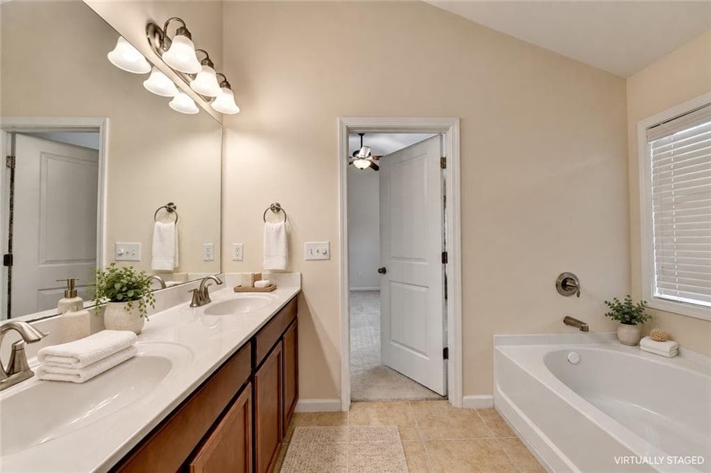 3 bedroom, 3 bathroom, 2,164 sq ft townhouse for sale at 1285 Woodmore Way, Alpharetta, GA 30004 — photo 9