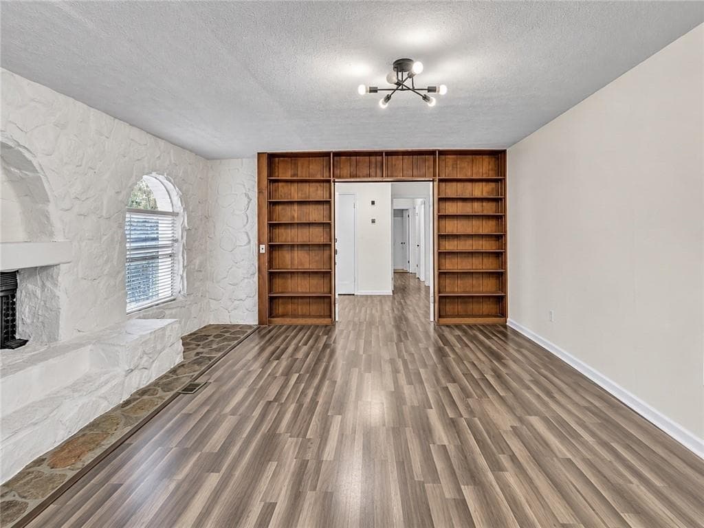 3 bedroom, 2 bathroom, 2,136 sq ft single family residence for sale at 611 Navarre Drive, Stone Mountain, GA 30087 — photo 3
