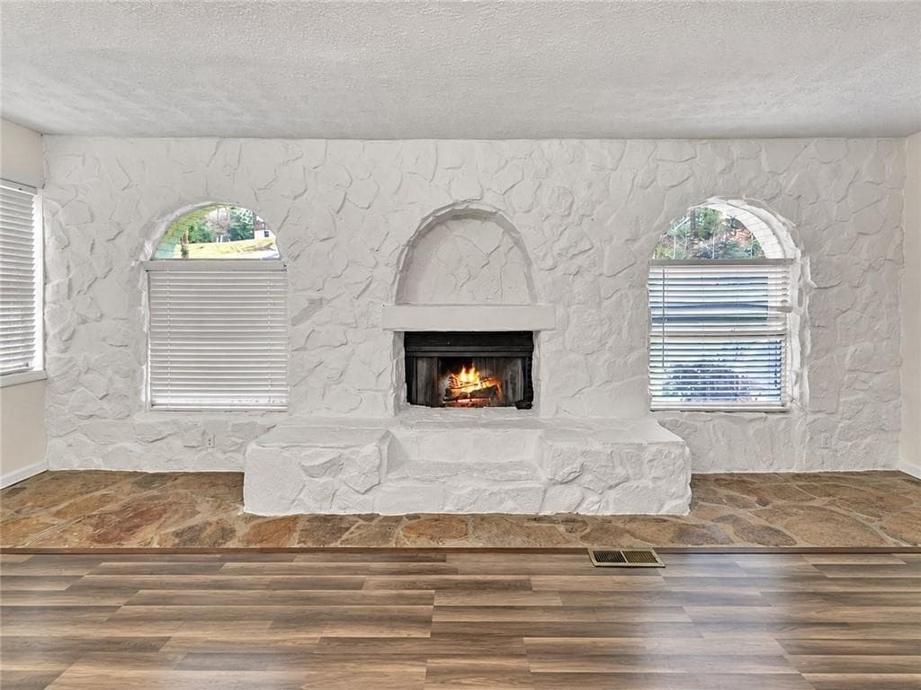 3 bedroom, 2 bathroom, 2,136 sq ft single family residence for sale at 611 Navarre Drive, Stone Mountain, GA 30087 — photo 5