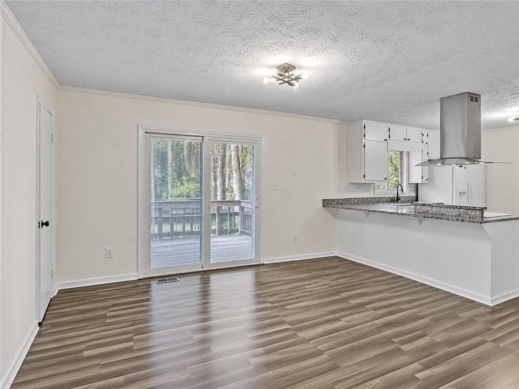 3 bedroom, 2 bathroom, 2,136 sq ft single family residence for sale at 611 Navarre Drive, Stone Mountain, GA 30087 — photo 7
