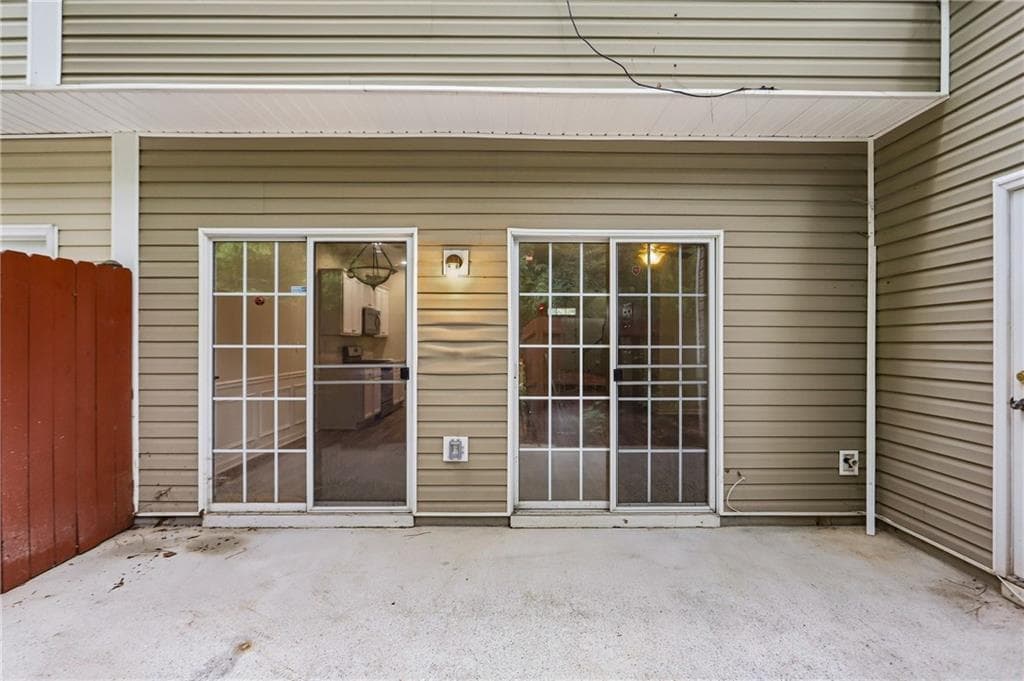 3 bedroom, 3 bathroom, 1,596 sq ft townhouse for sale at 465 Lantern Wood Drive, Scottdale, GA 30079 — photo 5