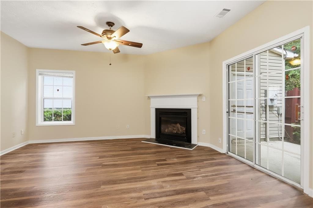 3 bedroom, 3 bathroom, 1,596 sq ft townhouse for sale at 465 Lantern Wood Drive, Scottdale, GA 30079 — photo 8