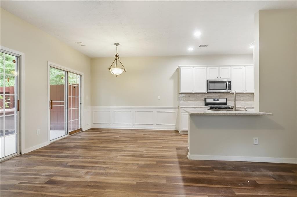 3 bedroom, 3 bathroom, 1,596 sq ft townhouse for sale at 465 Lantern Wood Drive, Scottdale, GA 30079 — photo 10