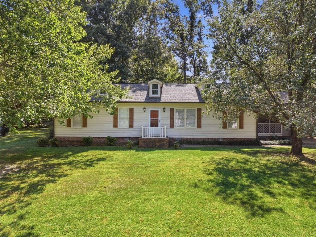 3 bedroom, 2 bathroom single family residence for sale at 11 Pine Bower Drive, Rome, GA 30165 — photo 2