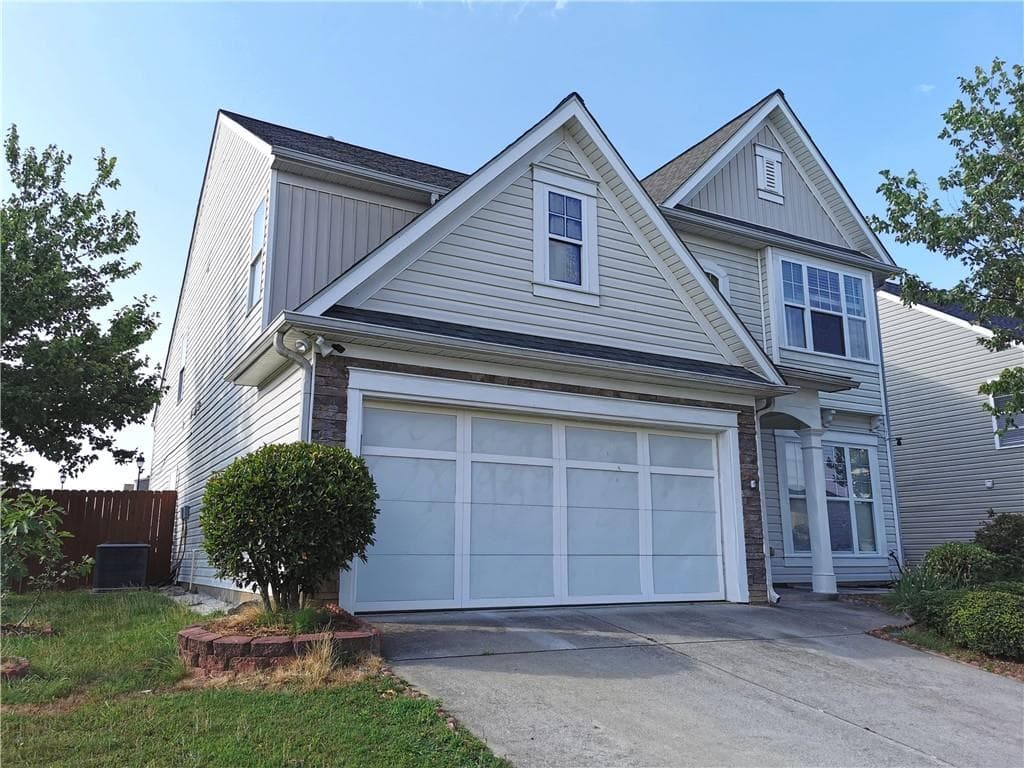 4 bedroom, 3 bathroom, 2,305 sq ft single family residence for rent at 1913 Executive Drive, Duluth, GA 30096 for $2,450 a month — photo 2